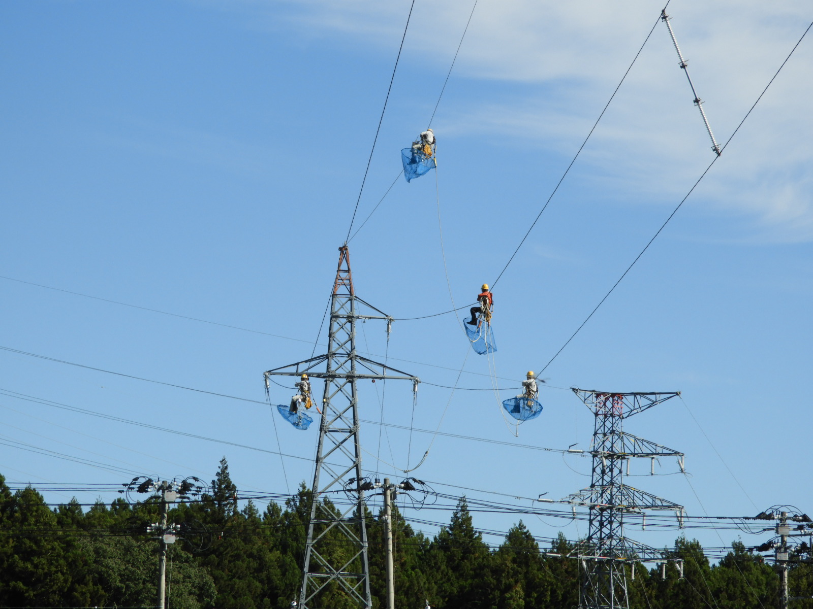 送電線の点検作業